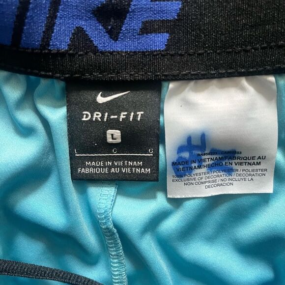 Nike athletic shorts, size L - Picture 4 of 5